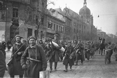 80 лет назад советские войска полностью овладели столицей Венгрии