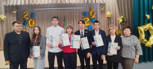 «Знатоки» из Алексеевской школы №3 прошли отборочный этап олимпиады