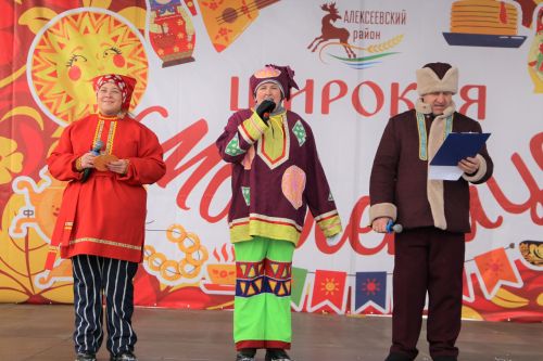 Алексеевцы с размахом отметили Масленицу, собравшись на Соборной площади для проводов зимы