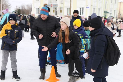 Алексеевцы с размахом отметили Масленицу, собравшись на Соборной площади для проводов зимы