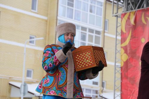 Алексеевцы с размахом отметили Масленицу, собравшись на Соборной площади для проводов зимы