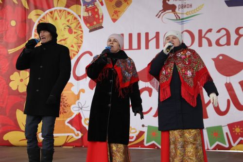 Алексеевцы с размахом отметили Масленицу, собравшись на Соборной площади для проводов зимы