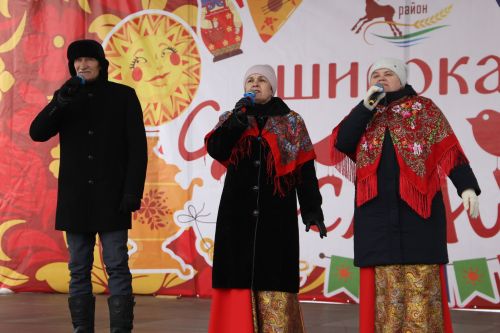 Алексеевцы с размахом отметили Масленицу, собравшись на Соборной площади для проводов зимы