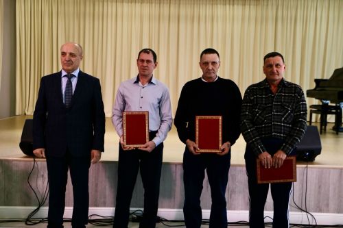 Лучшие работники ЖКХ Алексеевского района получили награды