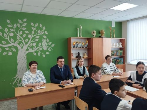 Депутаты Алексеевского городского поселения встретились со школьниками