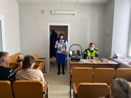 Будущим мамам Алексеевского напомнили о правилах безопасности на дорогах перед 8 Марта