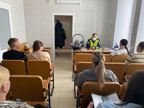 Будущим мамам Алексеевского напомнили о правилах безопасности на дорогах перед 8 Марта