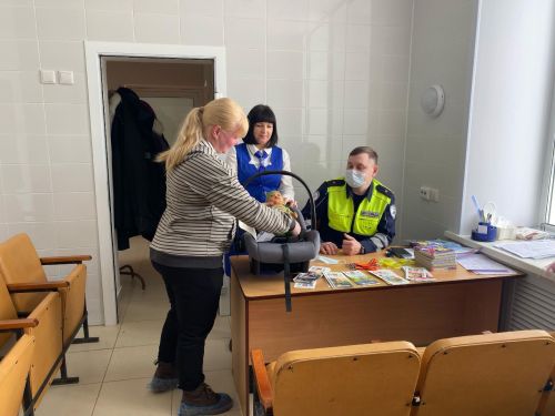 Будущим мамам Алексеевского напомнили о правилах безопасности на дорогах перед 8 Марта