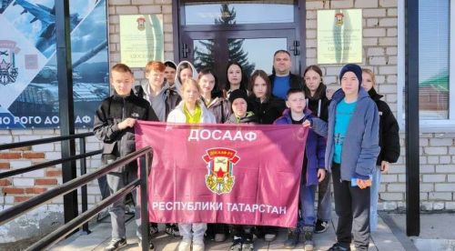 Дети из приюта «Забота» познакомились с миром вождения в Алексеевском ДОСААФ