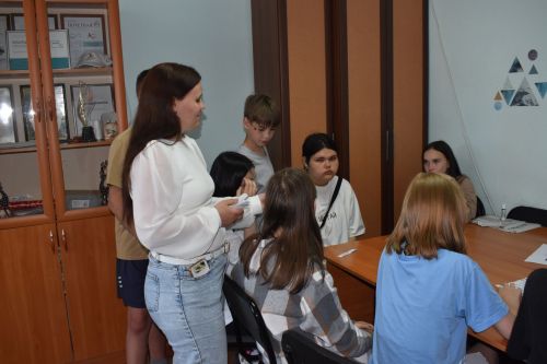 Юные журналисты из приюта «Забота» побывали в редакции газеты «Заря»