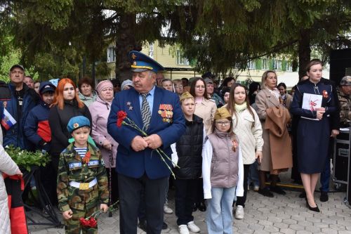 Митинг в честь 80-летия Победы объединил поколения в Алексеевском