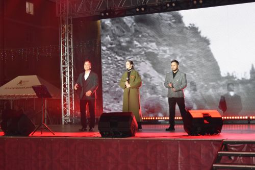 Красочный салют и звонкие песни: как Алексеевский район отметил 9 Мая