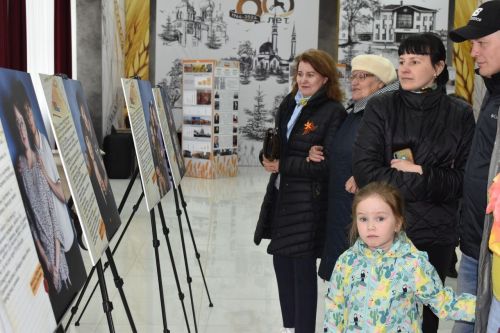 Алексеевский район отметил 80-летие Победы спектаклем и фотовыставкой