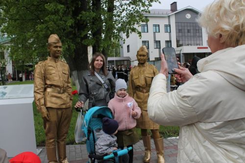 Митинг в честь 80-летия Победы объединил поколения в Алексеевском