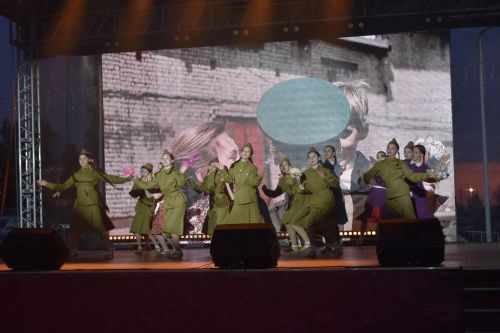 Красочный салют и звонкие песни: как Алексеевский район отметил 9 Мая