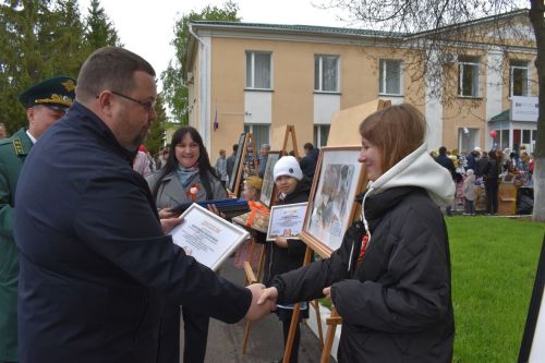 Митинг в честь 80-летия Победы объединил поколения в Алексеевском