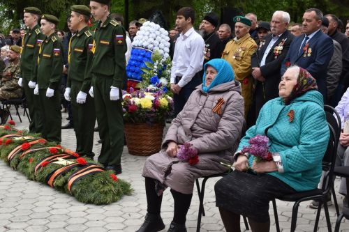 Митинг в честь 80-летия Победы объединил поколения в Алексеевском