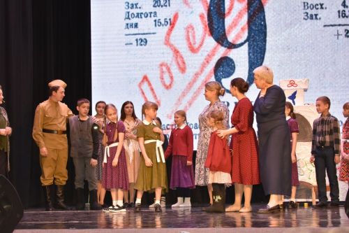 Алексеевский район отметил 80-летие Победы спектаклем и фотовыставкой