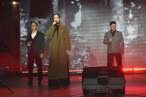 Красочный салют и звонкие песни: как Алексеевский район отметил 9 Мая