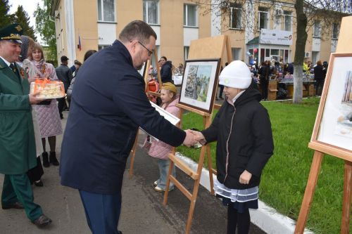 Митинг в честь 80-летия Победы объединил поколения в Алексеевском
