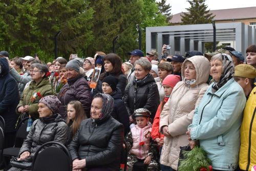 Митинг в честь 80-летия Победы объединил поколения в Алексеевском