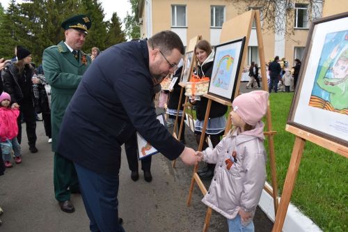 Митинг в честь 80-летия Победы объединил поколения в Алексеевском