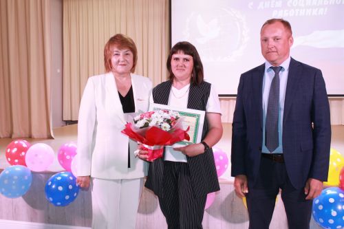 В Алексеевском чествовали работников социальной сферы
