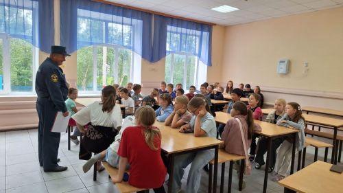 Как билярские пожарные учили детей спасать жизни