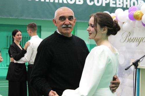 Алексеевские школьники получили аттестаты