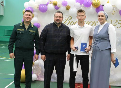 Алексеевские школьники получили аттестаты