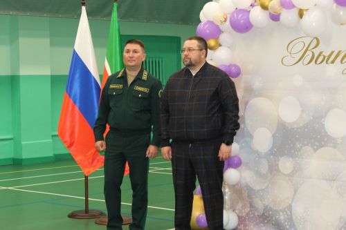 Алексеевские школьники получили аттестаты