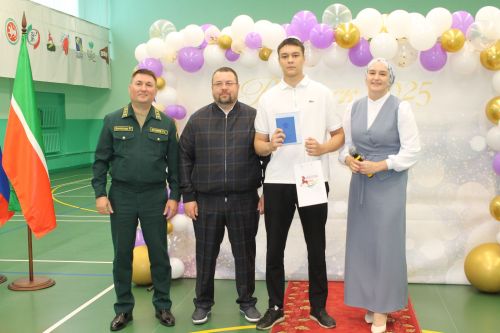 Алексеевские школьники получили аттестаты