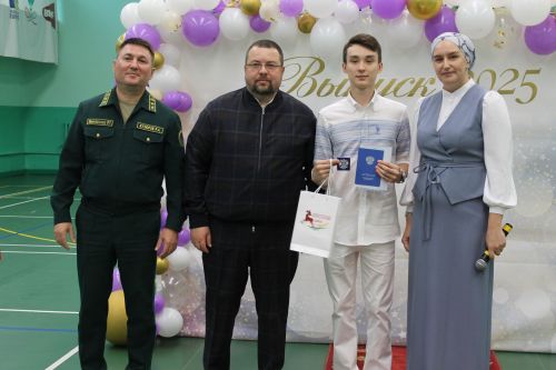 Алексеевские школьники получили аттестаты