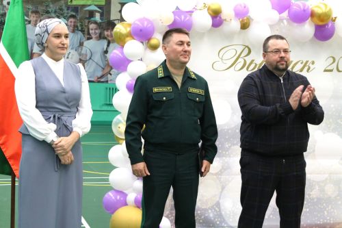 Алексеевские школьники получили аттестаты