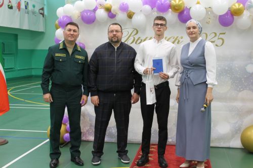 Алексеевские школьники получили аттестаты