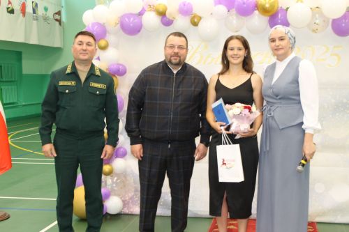 Алексеевские школьники получили аттестаты