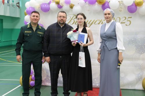 Алексеевские школьники получили аттестаты