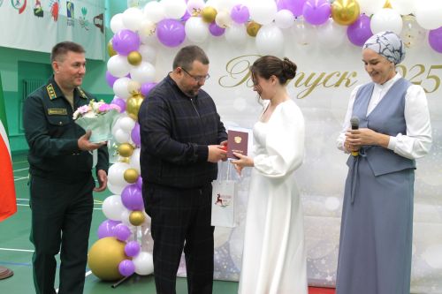 Алексеевские школьники получили аттестаты