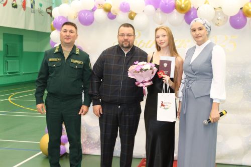 Алексеевские школьники получили аттестаты