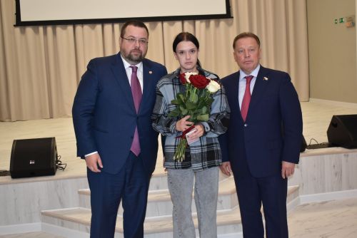 В Алексеевском вручили государственные награды родственникам героев СВО