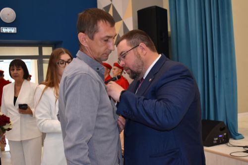 В Алексеевском вручили государственные награды родственникам героев СВО