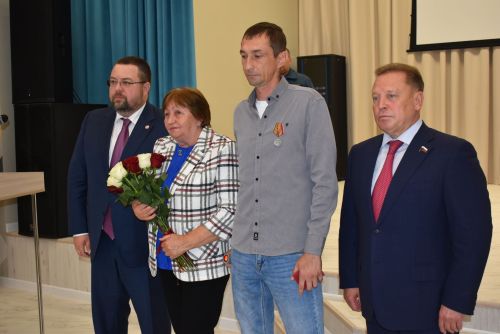 В Алексеевском вручили государственные награды родственникам героев СВО