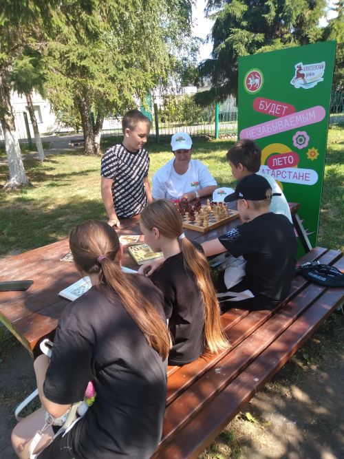 В Алексеевском парке отметили Всемирный день шахмат