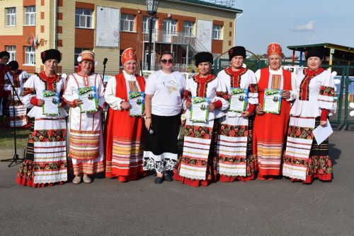 В микрорайоне «Просторный» ярко отметили День семьи, любви и верности