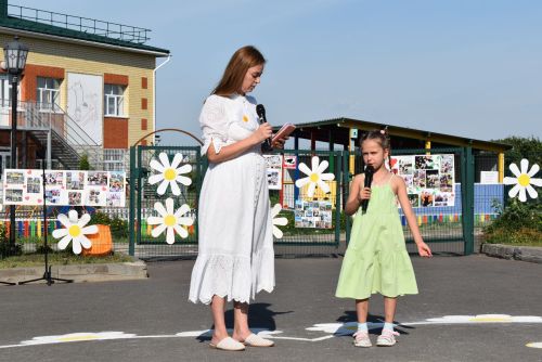 В микрорайоне «Просторный» ярко отметили День семьи, любви и верности