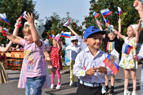 В микрорайоне «Просторный» ярко отметили День семьи, любви и верности