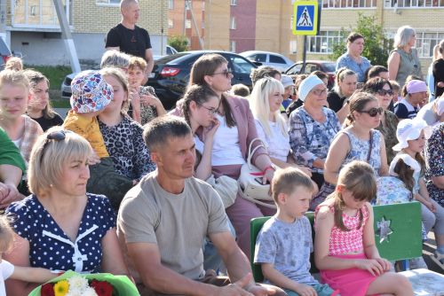 В микрорайоне «Просторный» ярко отметили День семьи, любви и верности