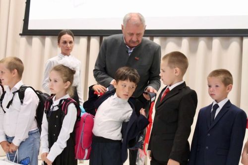 В Алексеевском районе прошла акция «Помоги собраться в школу»