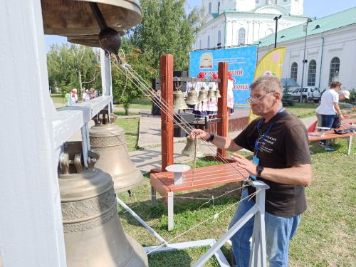 Алексеевские звонари покорили Елабугу на фестивале колокольного звона