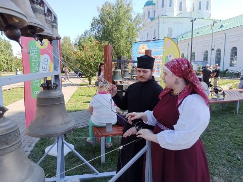 Алексеевские звонари покорили Елабугу на фестивале колокольного звона